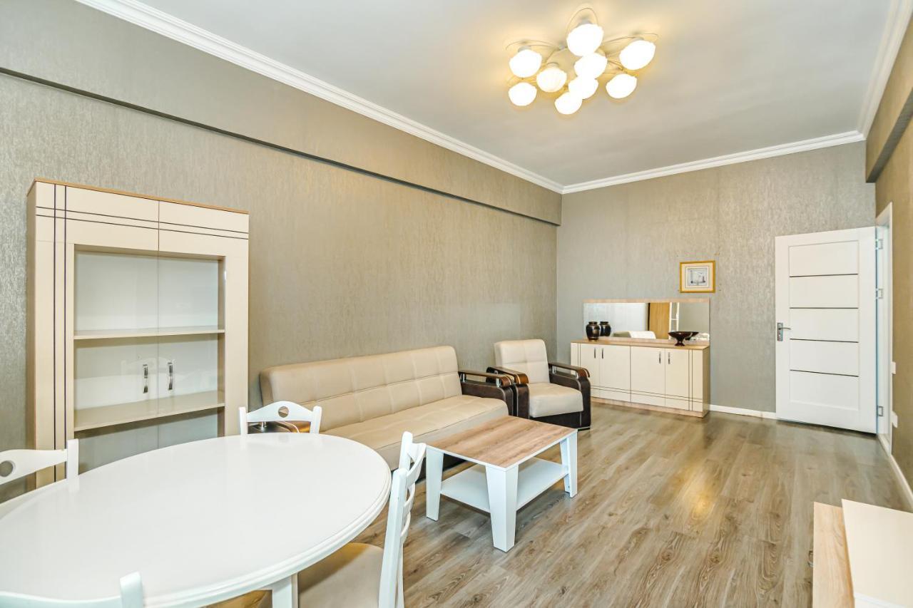 Luxury 2 Room Apartment In The Center Baku Exterior photo